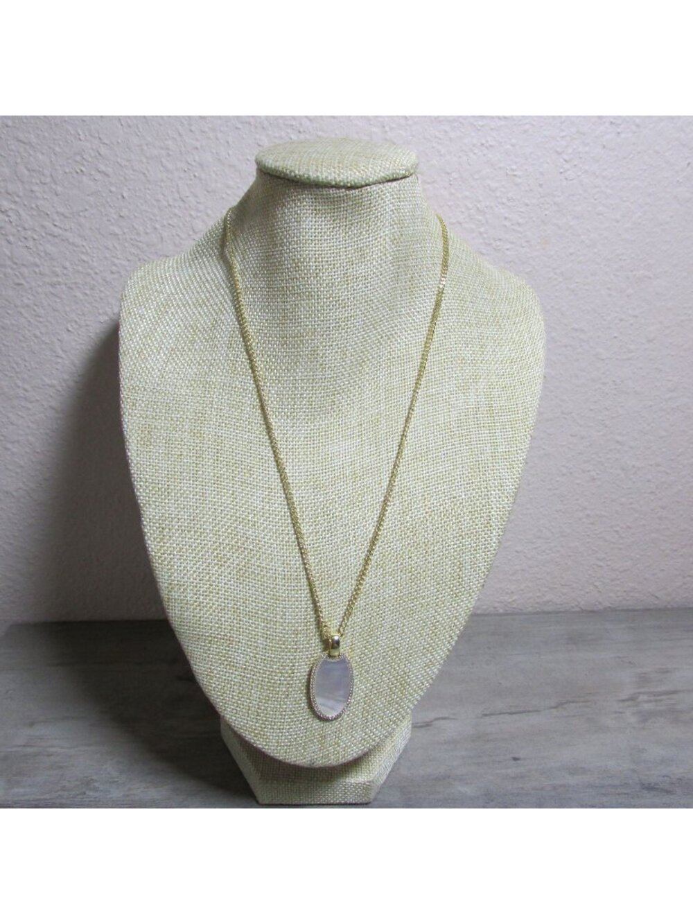 Wrangler Montana West Oval Pendant Necklace - WNS-S-1072BG